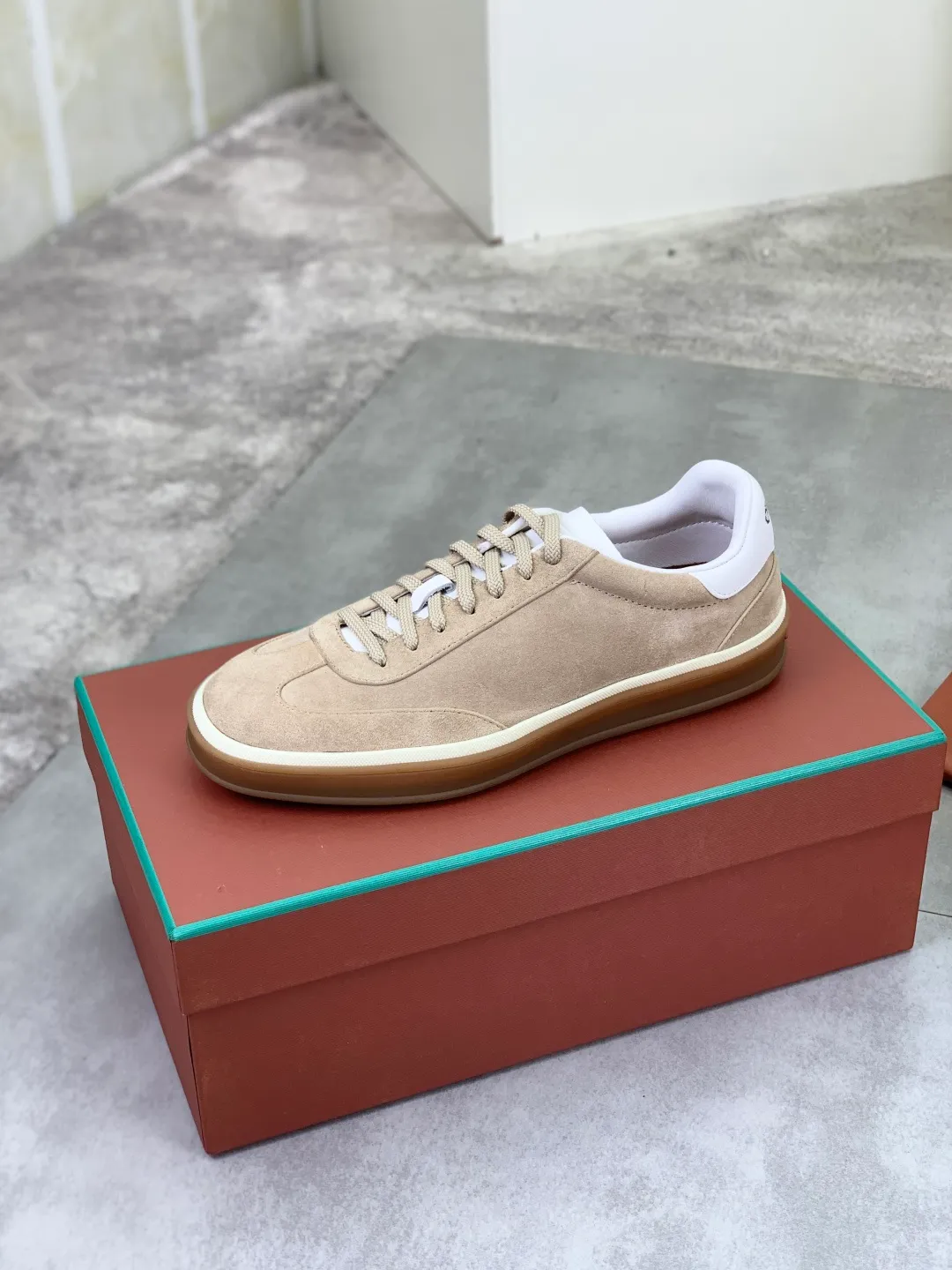 Men's men's shoes 💰P580 New model 💰 The latest casual shoes Loro Piana 💯 Top grade 💯 Buy the original copy 💯 Founded the existing Loro Piana company on April 24, 1924. It is the sixth generation of family operation, providing the best quality products to customers who are discerning about taste and quality. Imported original fly woven fabric with cowhide fabric, plain calfskin lining, hand-stitched thread with cowhide feet, original packaging, high-end outsole, size: 38-45 (customized for 46), 8️⃣ colors available